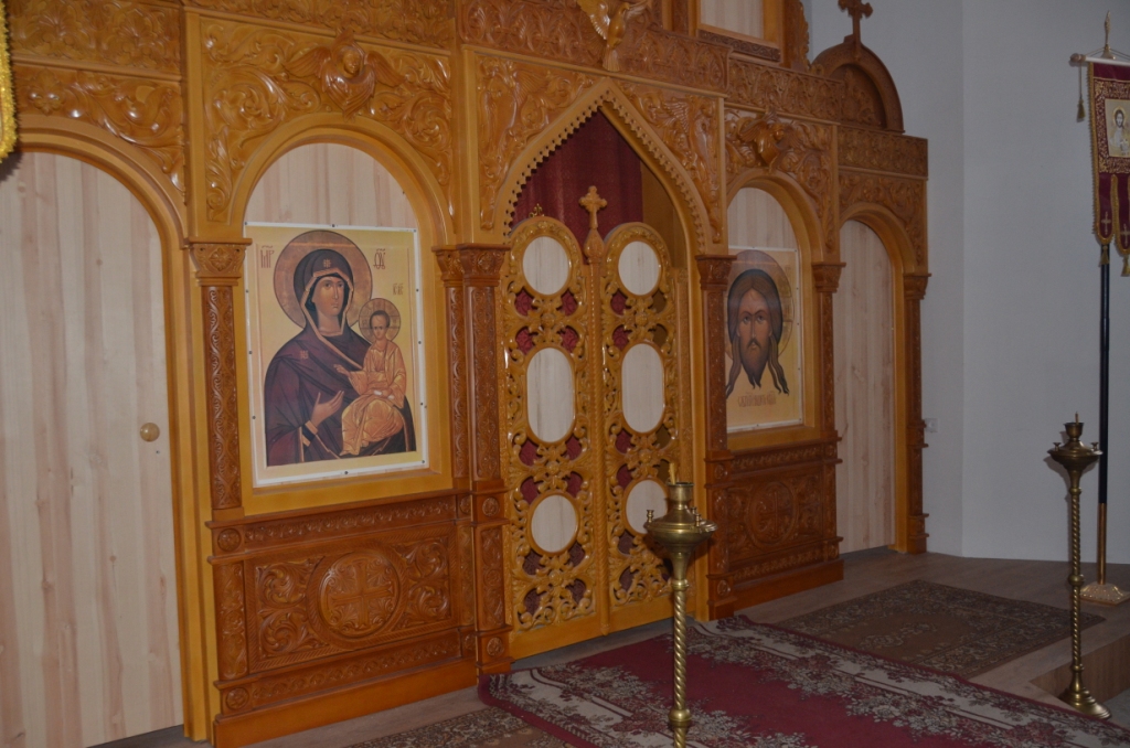 Центральные колонны иконостаса